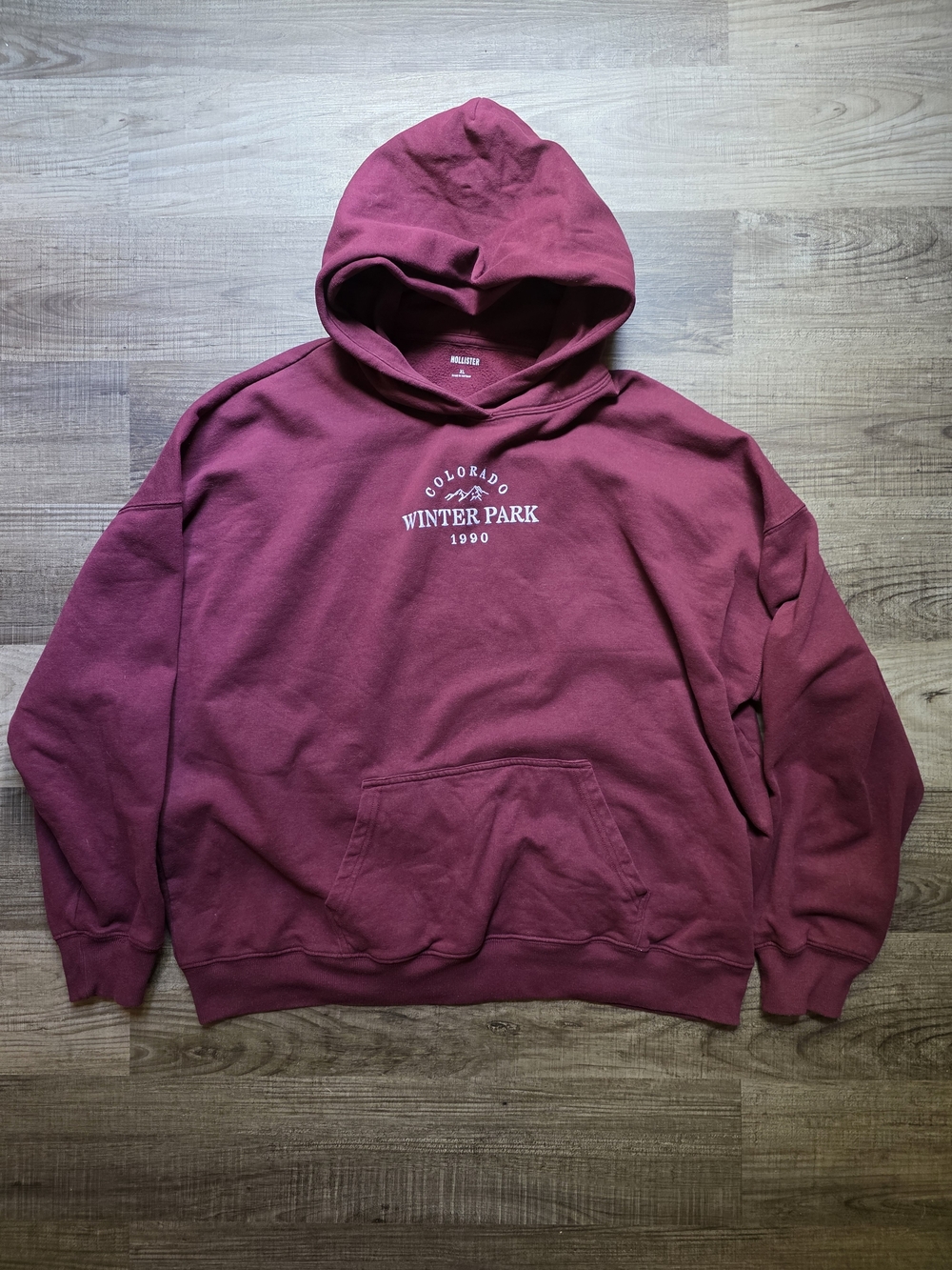 Hollister Men's Burgundy Hoodie